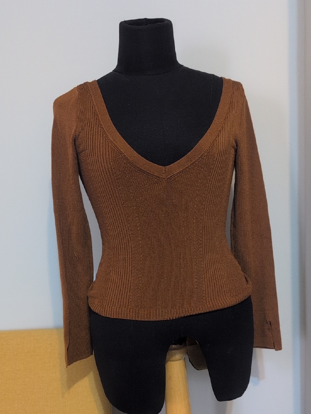 Free People Cage Back V Neck Sweater Perfect For Fall Size Small